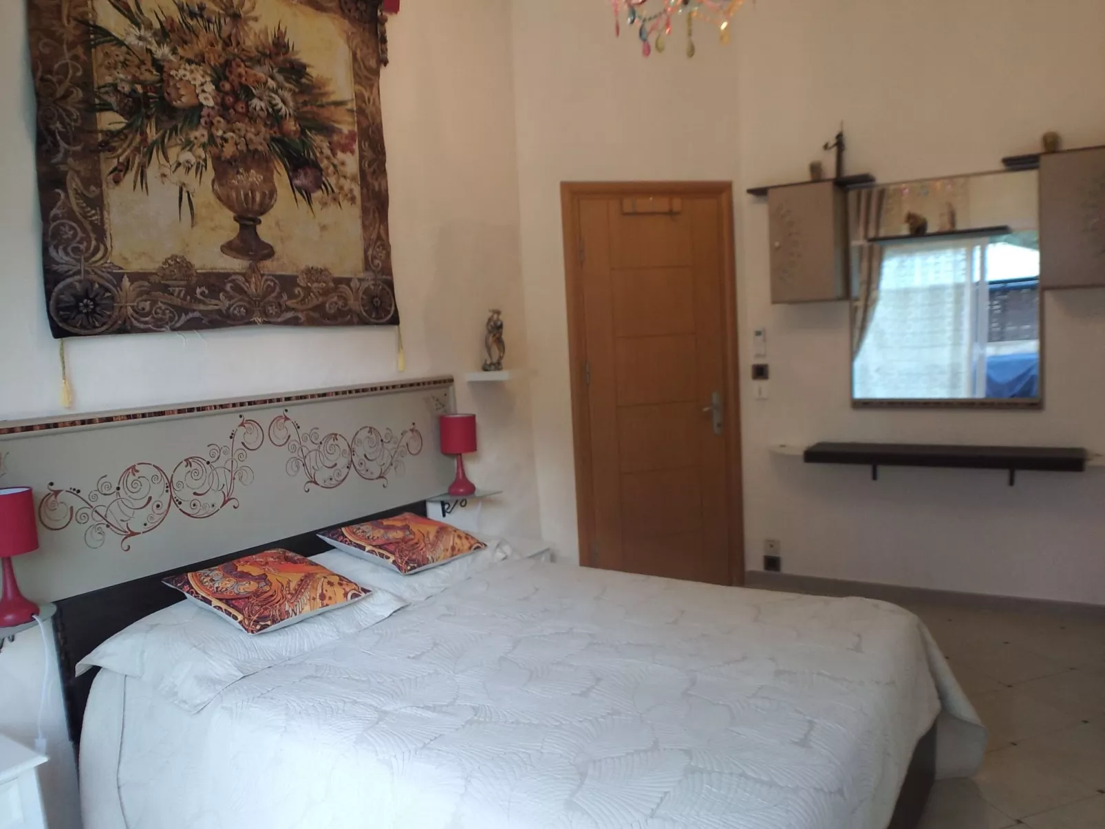 "Villa Sculpture" mit Terrasse-Inside