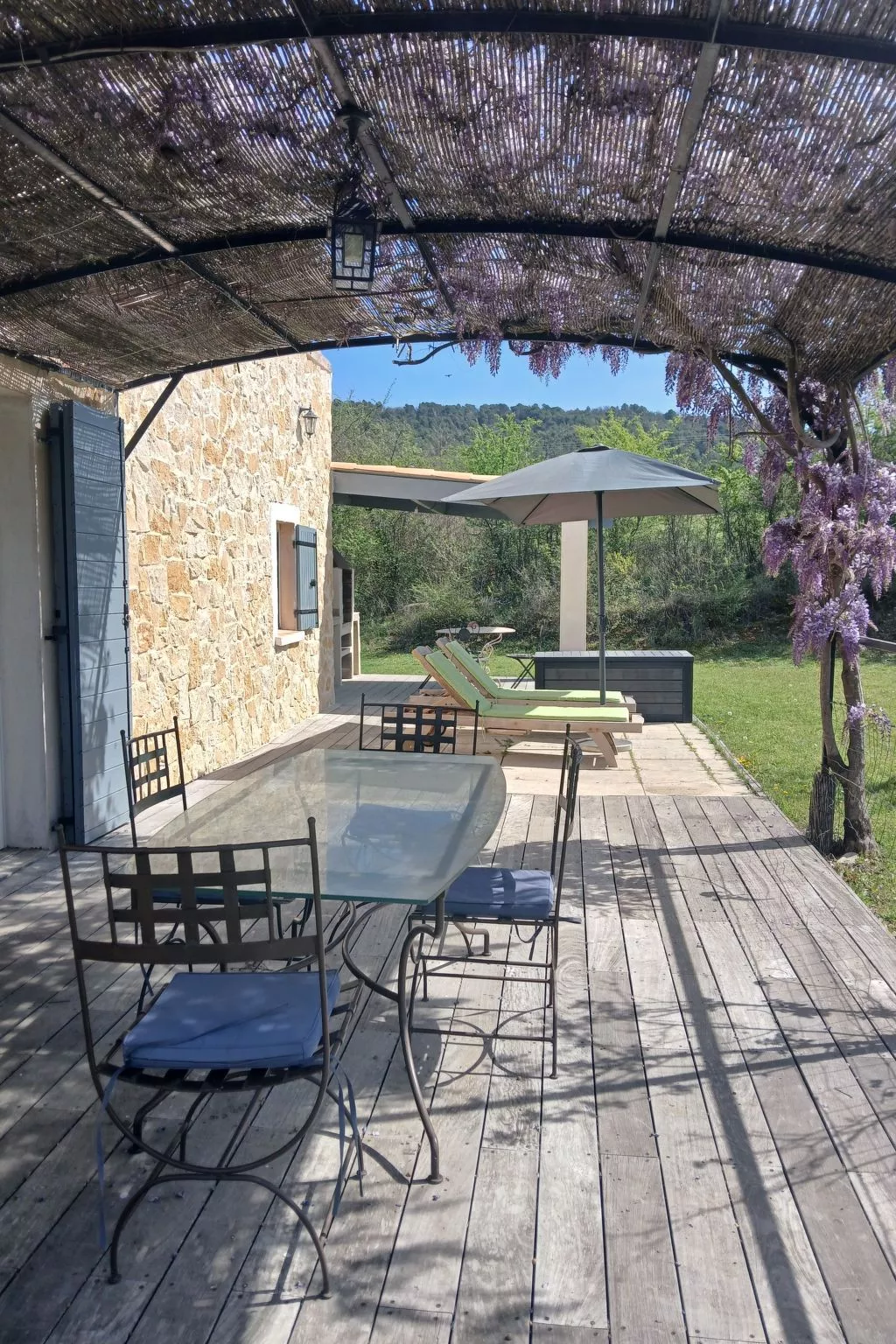 Provenzalisches Ferienhaus mit Charme auf dem Land mit Pool-Dedans