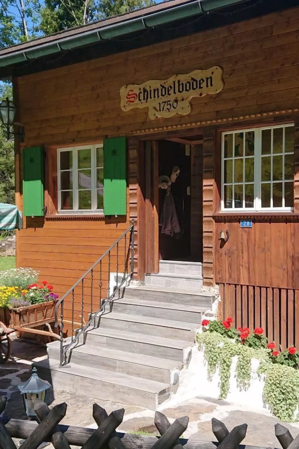 Alpen-Paradies-Dedans