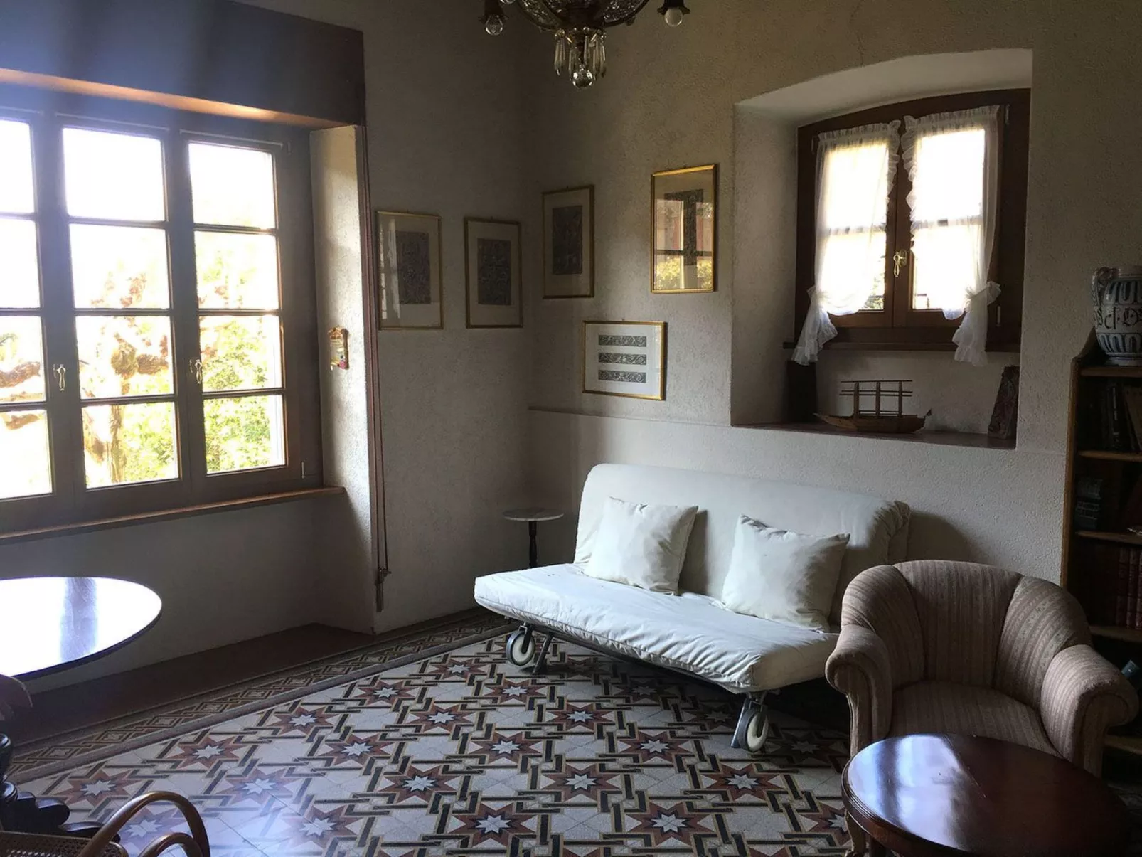 3.5-Zi.-Ferienwohnung mit privatem Seeanstoss-Dedans