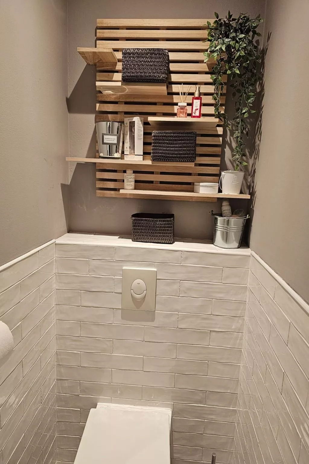 Mit Blick auf das Wasser-Inside