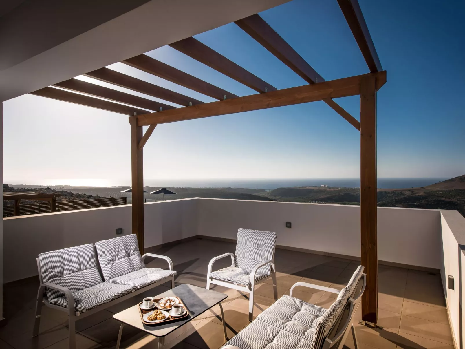 Villa mit Panoramablick Pool und Grillplatz in Strandnähe-Image-tags.info