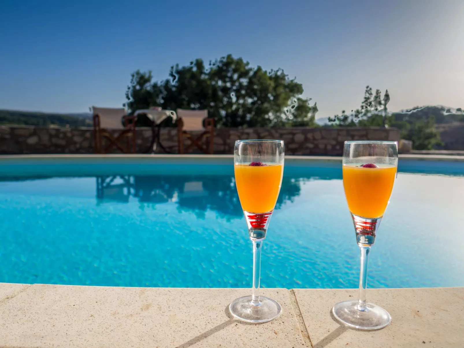 Villa aus Stein mit privatem Pool und BBQ-Bereich-Outside