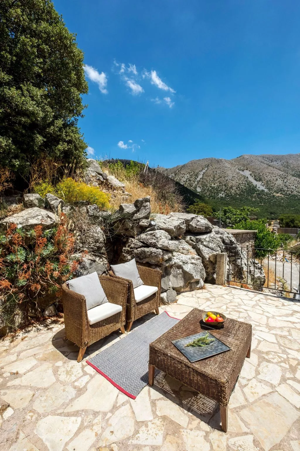 Villa aus Stein "Galatia"-Image-tags.info