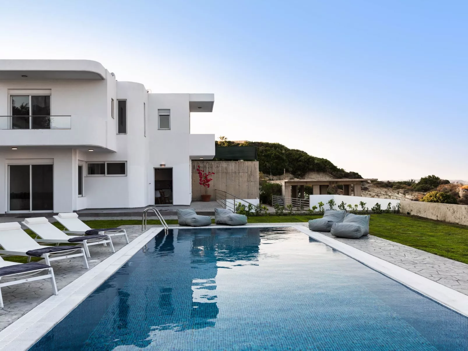 Schönes Ferienhaus in Afantou mit privatem Pool-Draußen