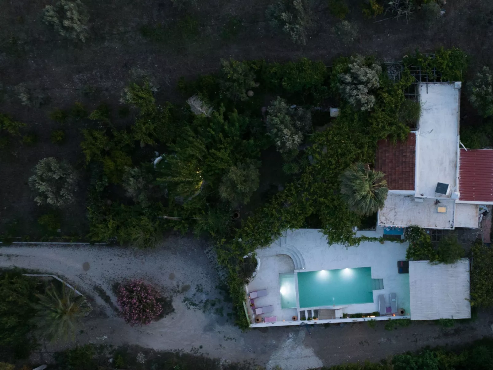 Hütte mit eigenem Garten und Grill-Image-tags.info