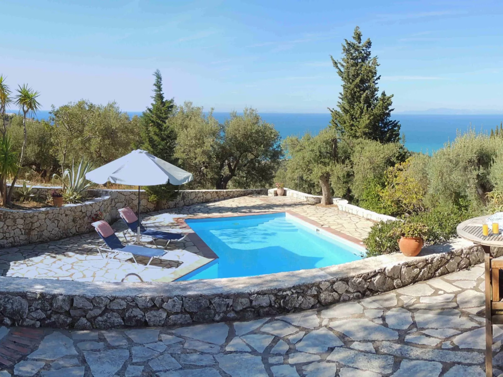 Villa Kiparissi-Inside