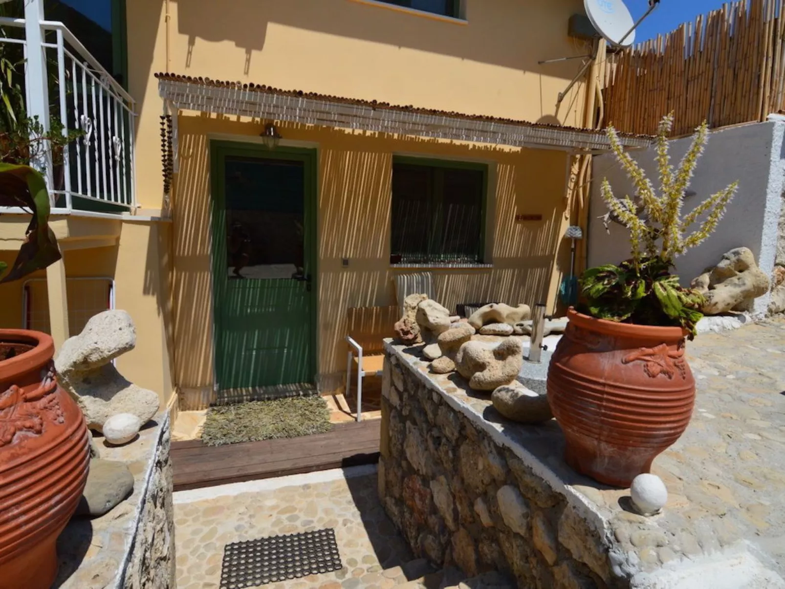 Charmantes Steinhaus in Agios Matheos-Dedans