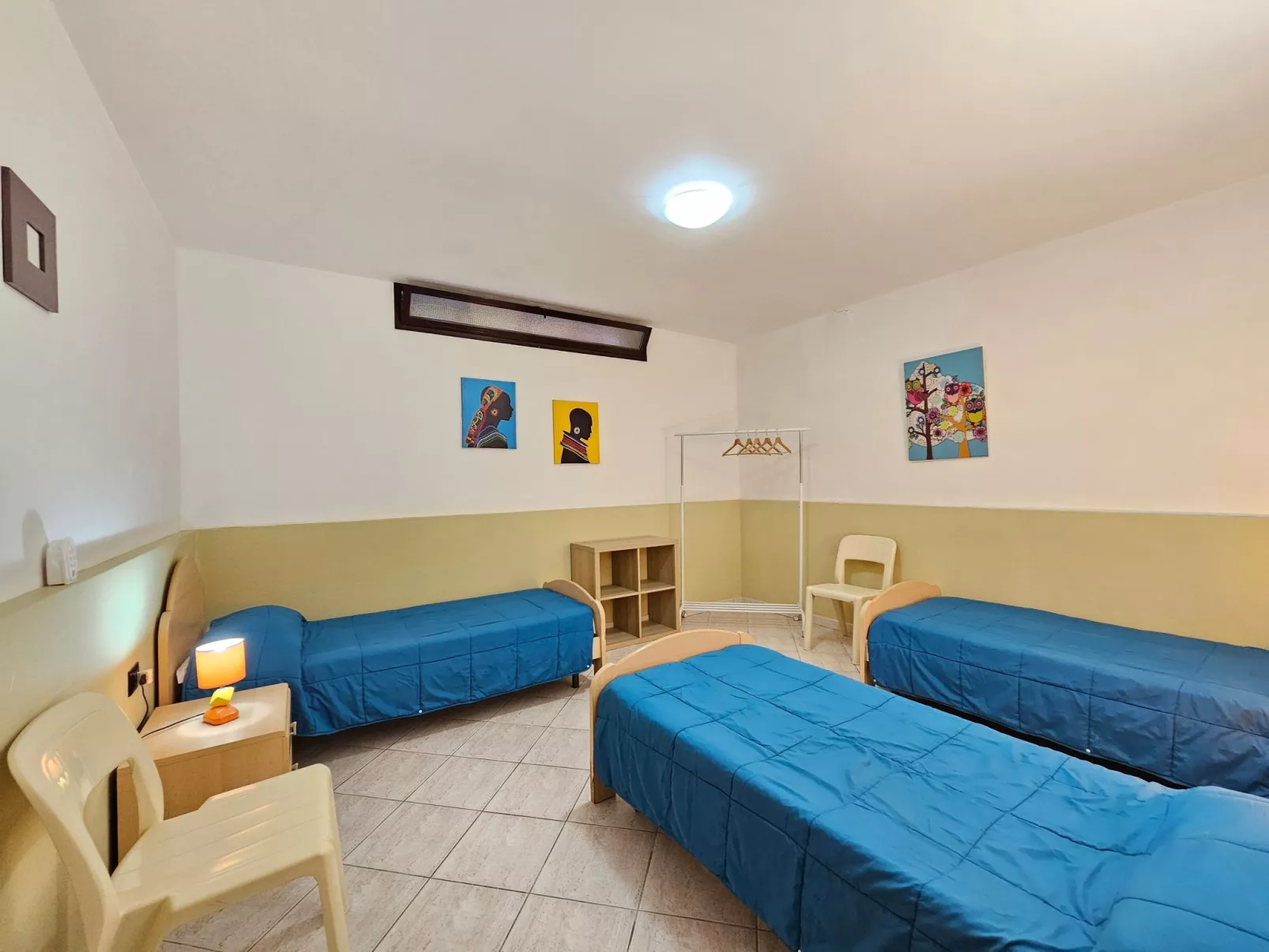 Helle mediterrane Villa mit Veranda und Garten-Image-tags.info