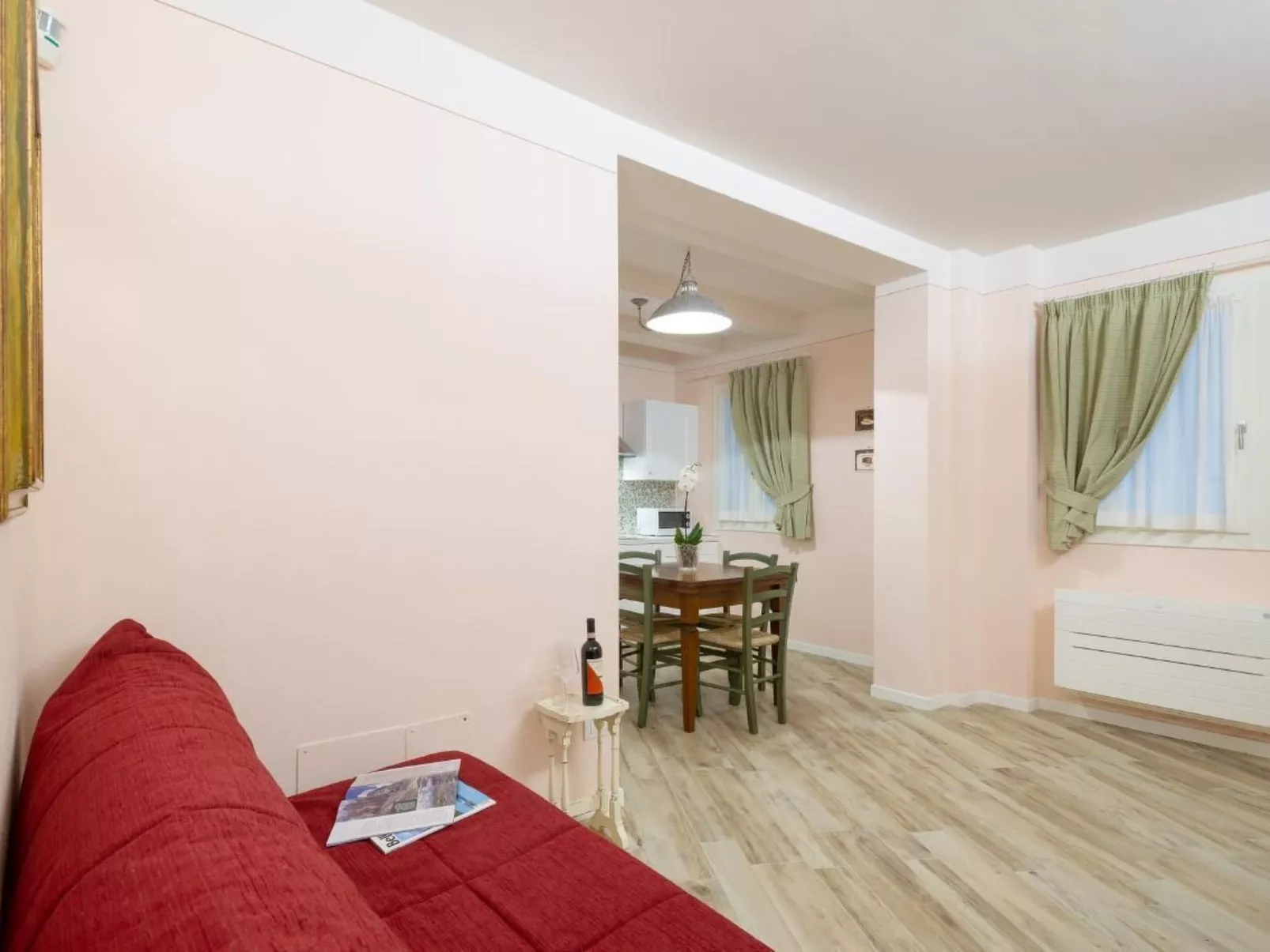 Rosa in der Toskana-Inside