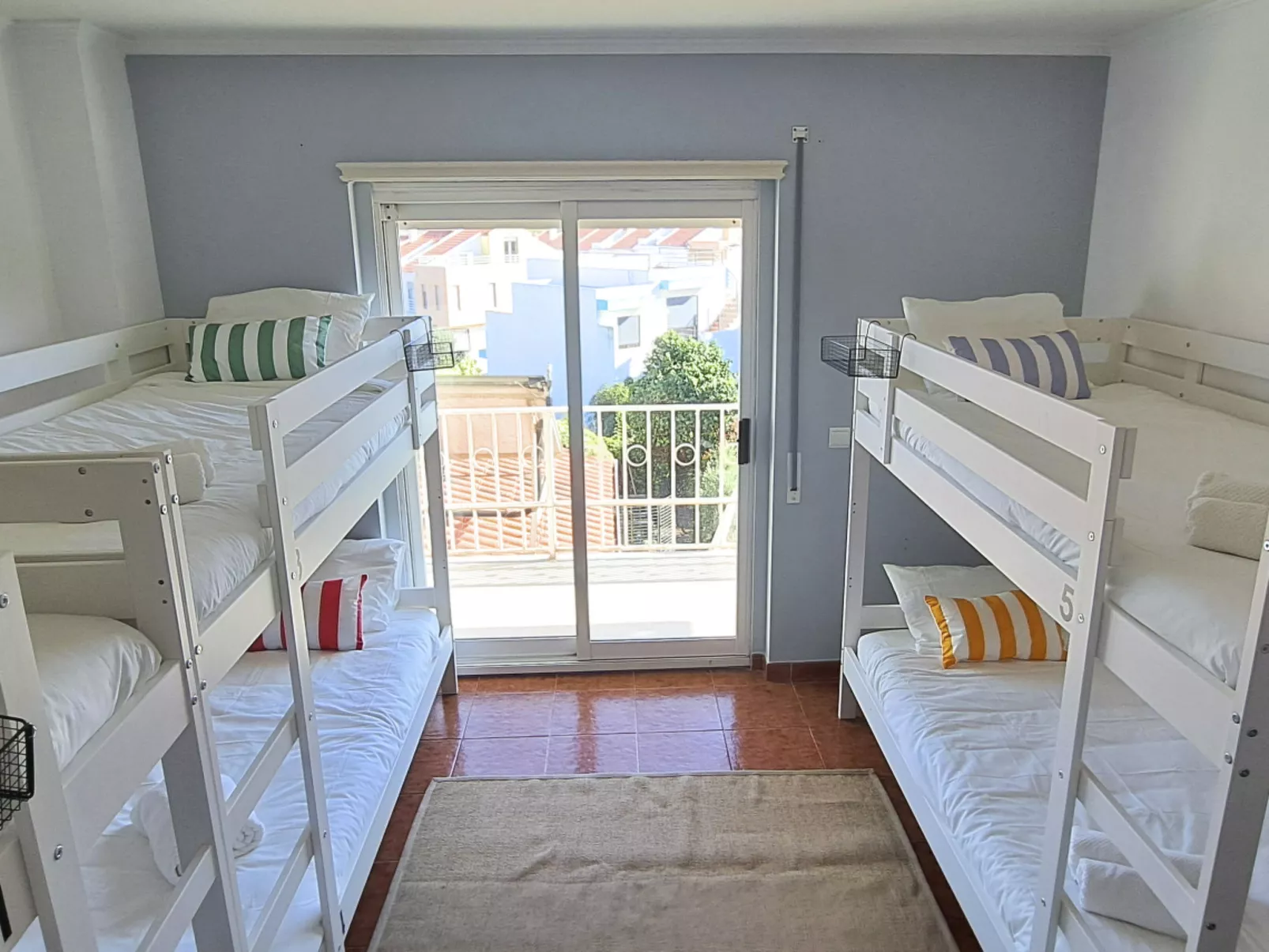 Haus Roda - Ferienwohnung in Praia Areia Branca-Image-tags.info