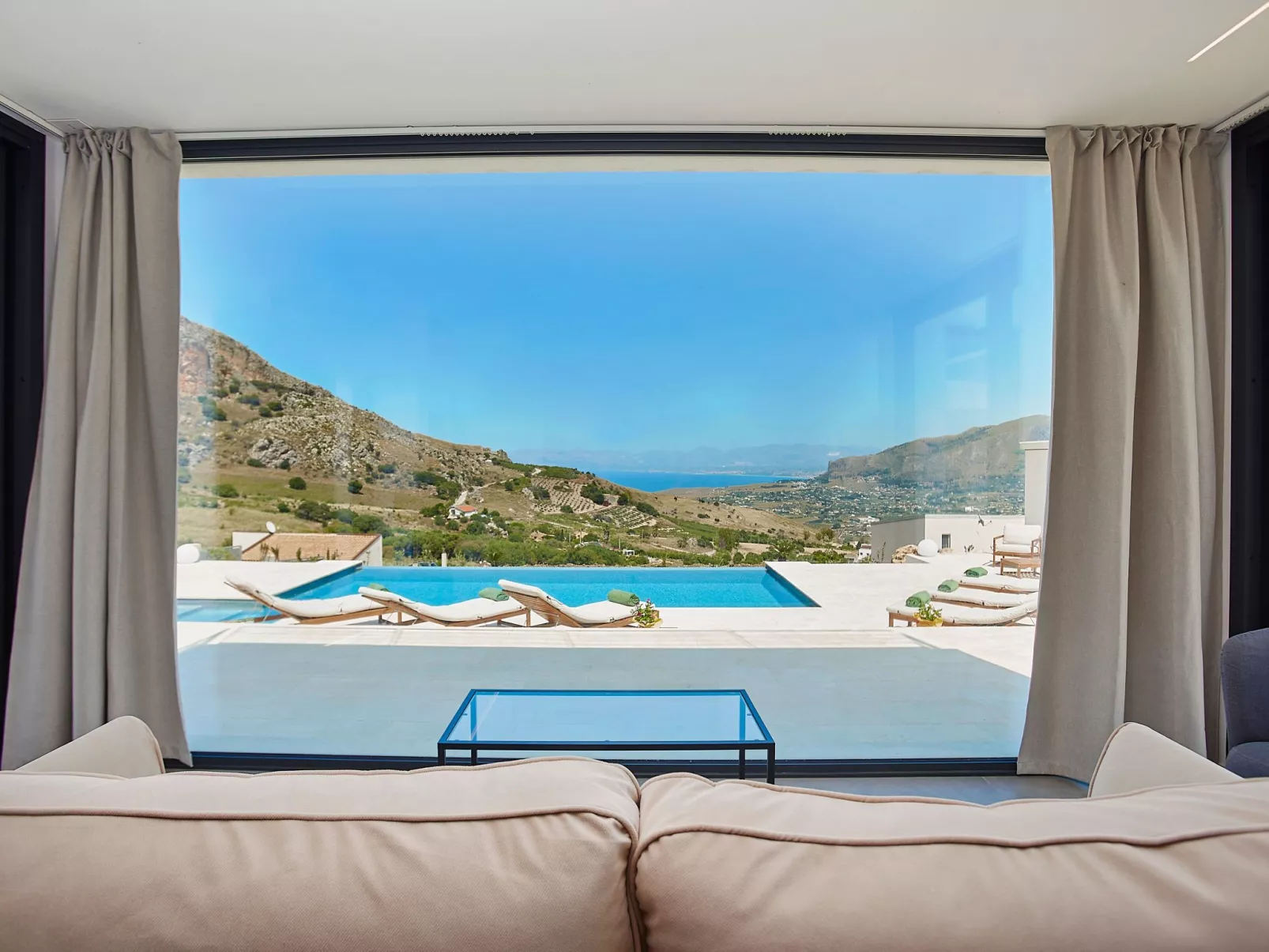 'Villa Muntaja' mit privatem Pool-Inside