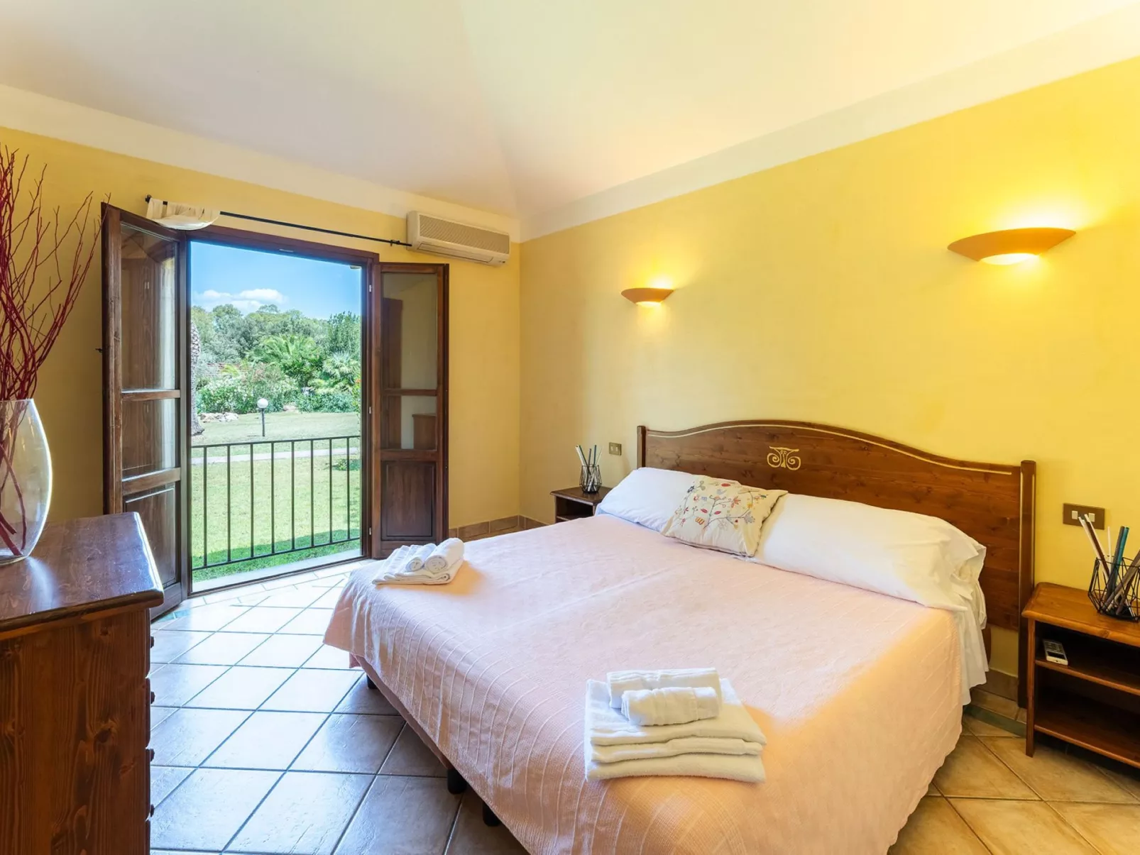 Baia delle Palme-Inside