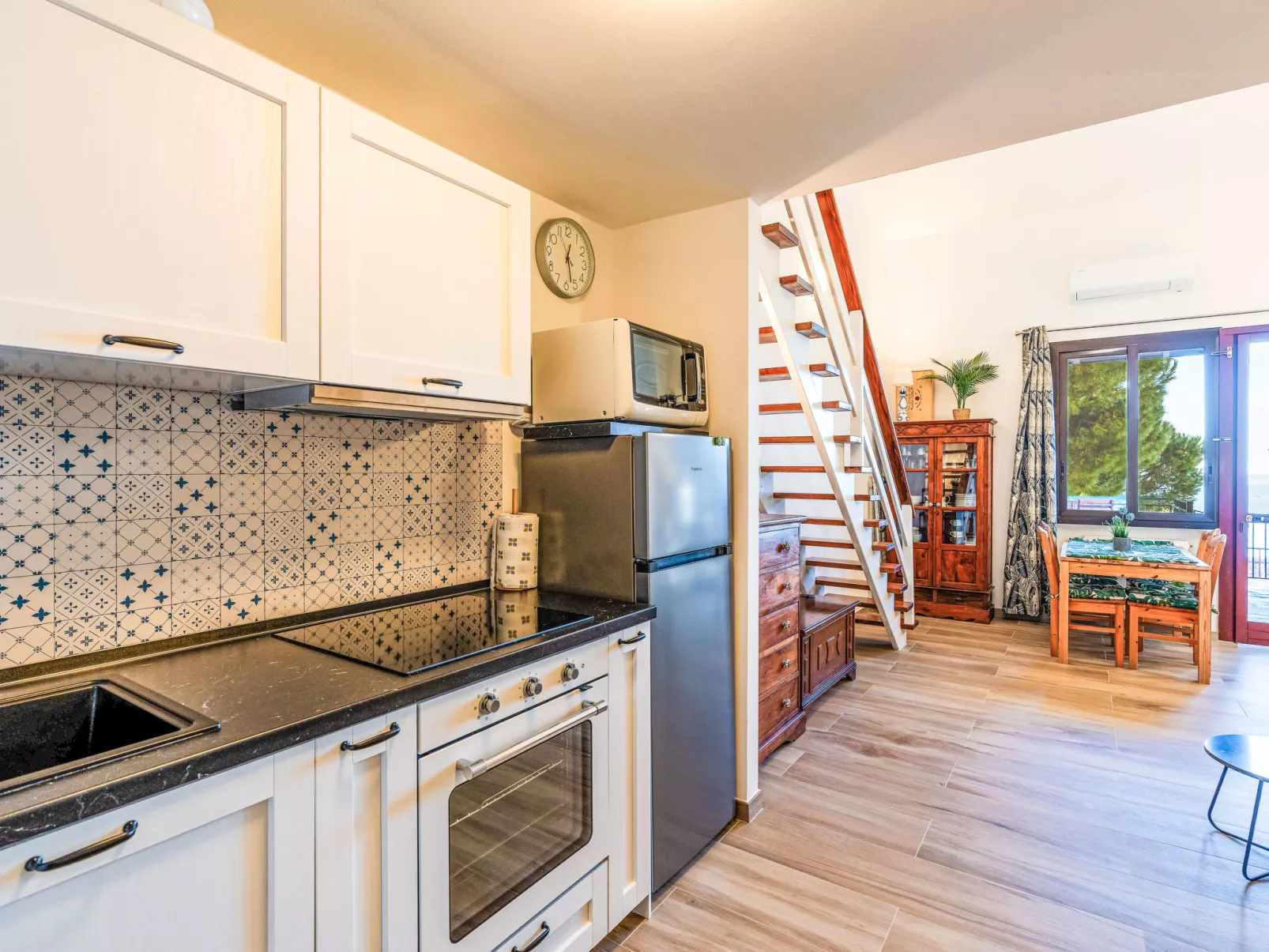 Beautiful Seaview-Dedans