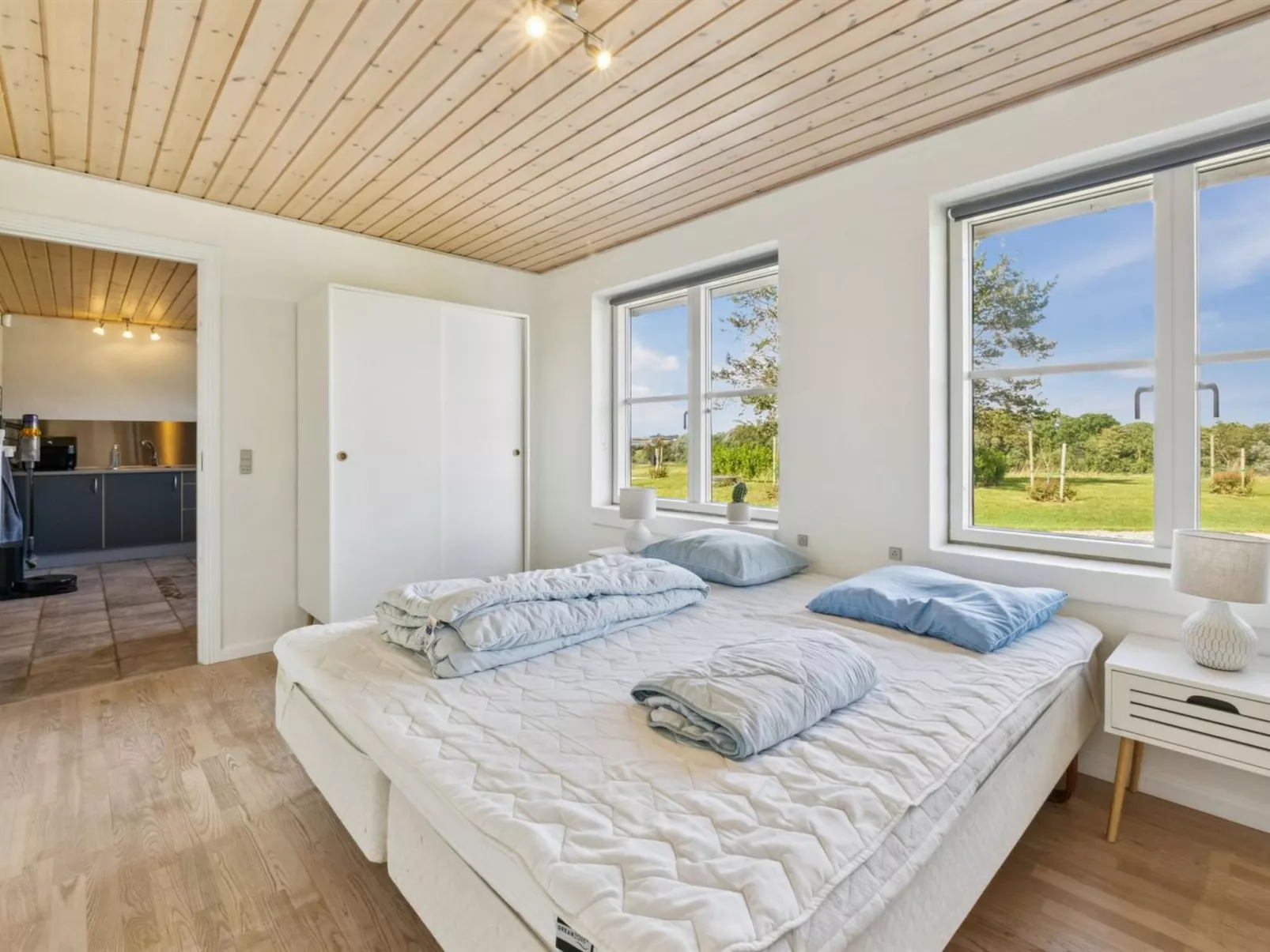 "Fridhild" - 300m to the fjord-Inside