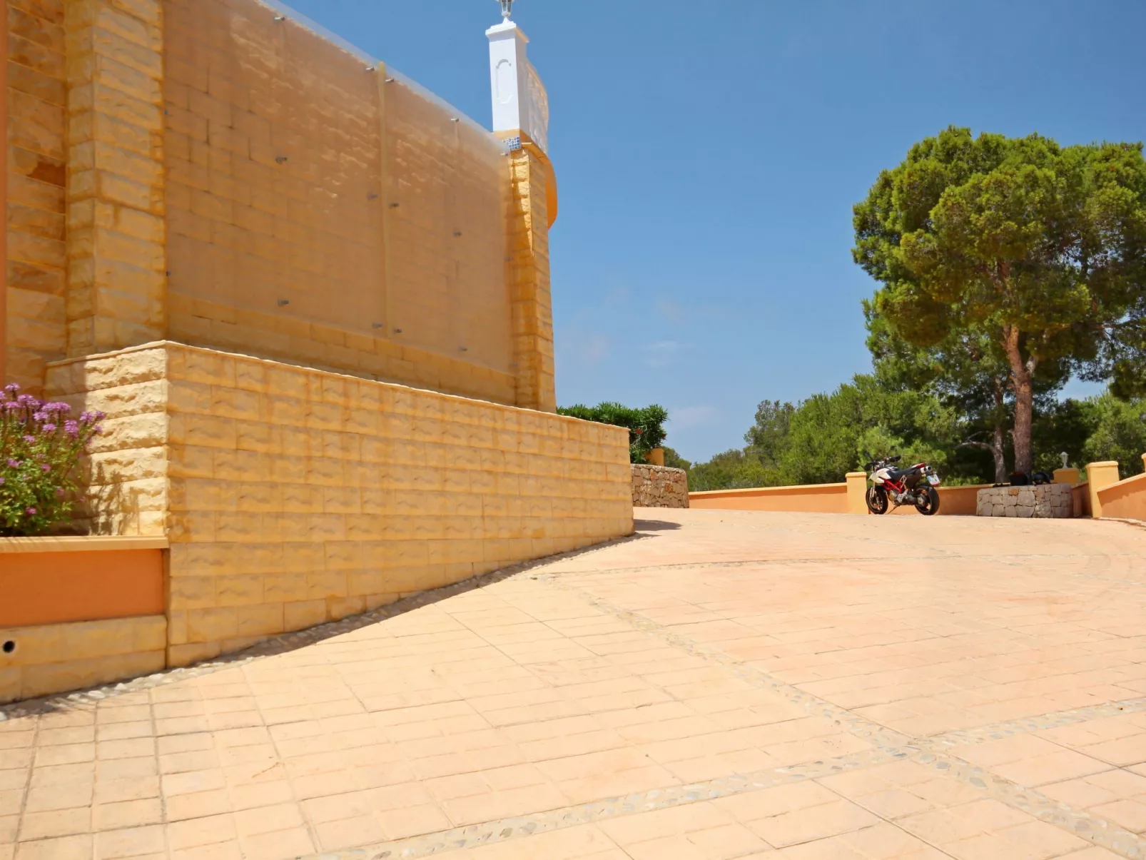 Villa Redonda I-Inside