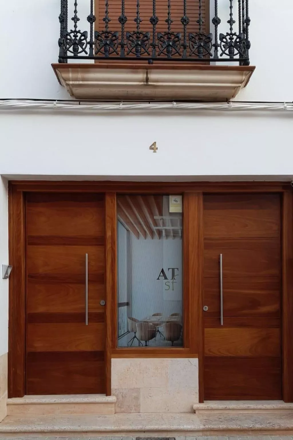 San Francisco Tourist Apartments-Outside