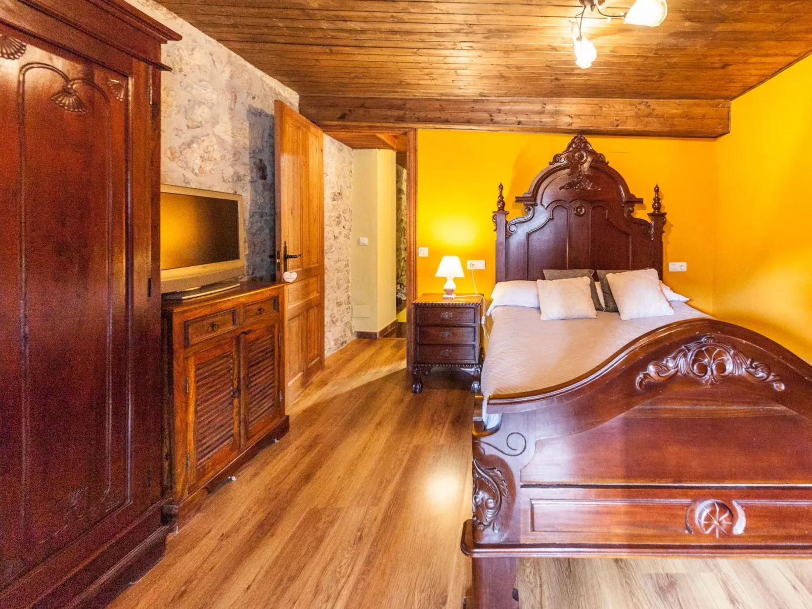 Berghütte mit Terrasse, Kamin und Jacuzzi-Dedans