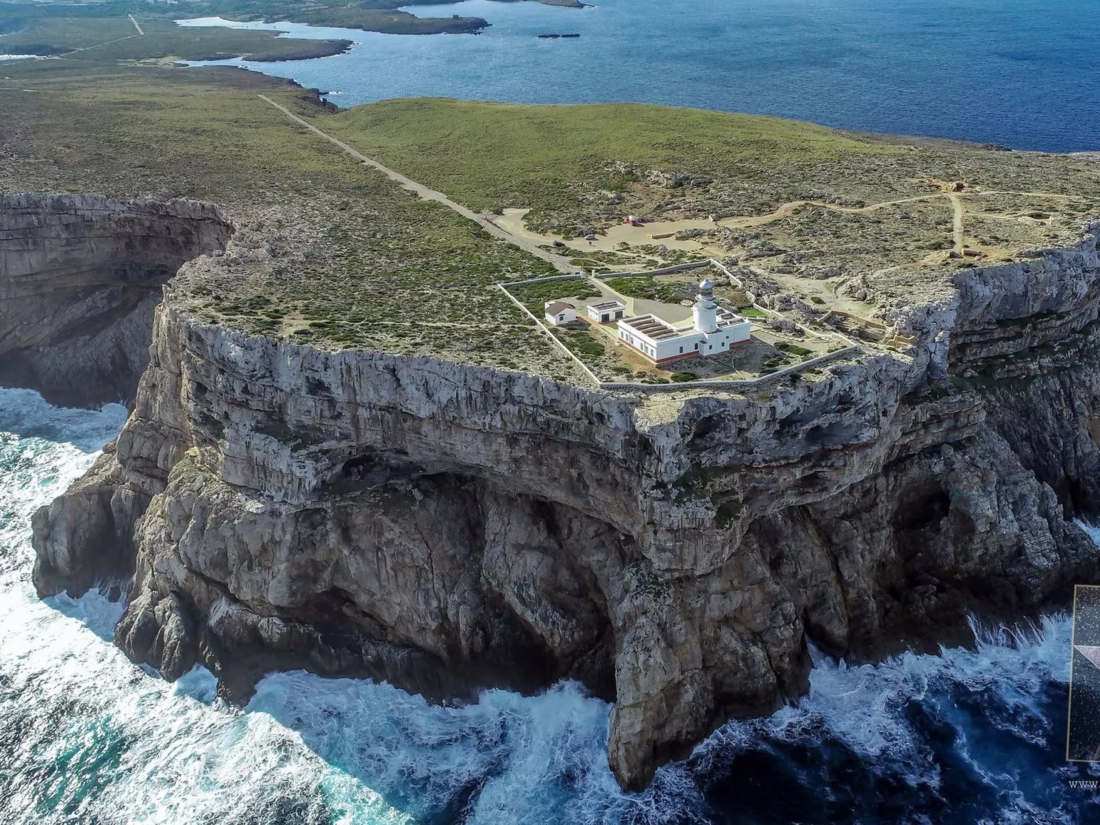 Moderne, frische Familienvilla Allondra-Dedans