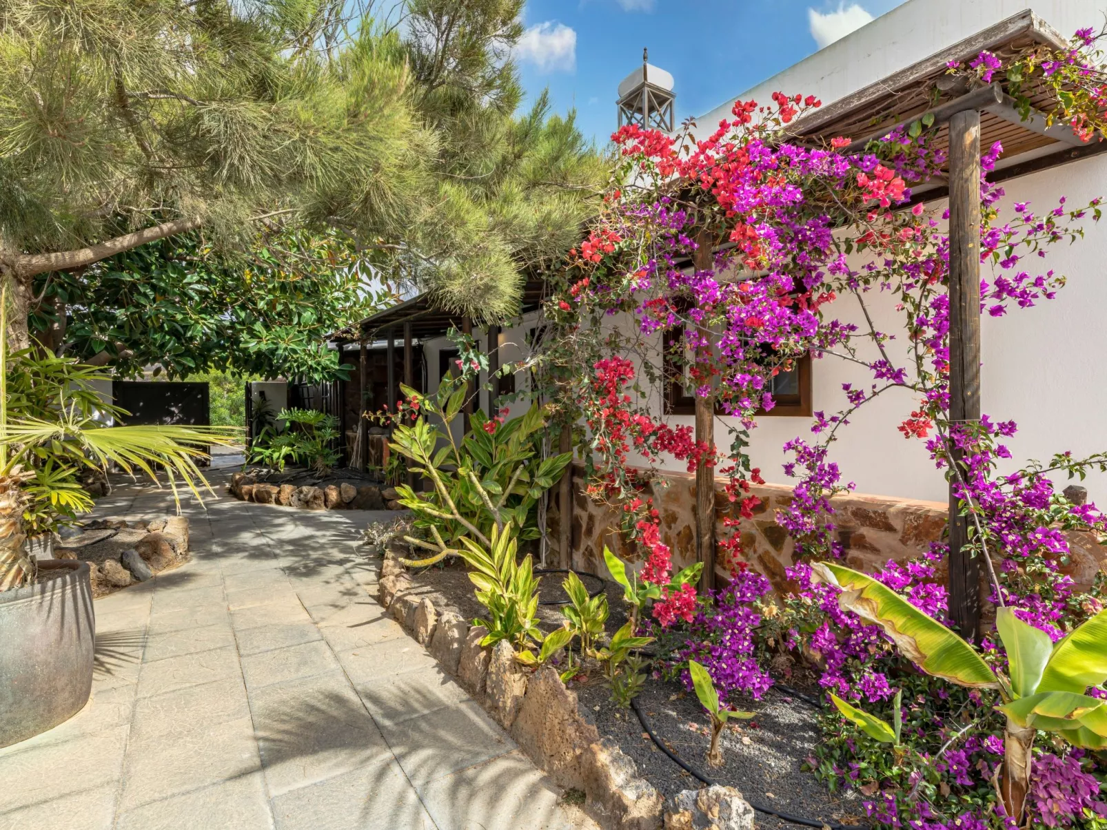 Secret Garden Villa - ländlicher Boutique-Rückzugsort, private tropische Gärten-Outside