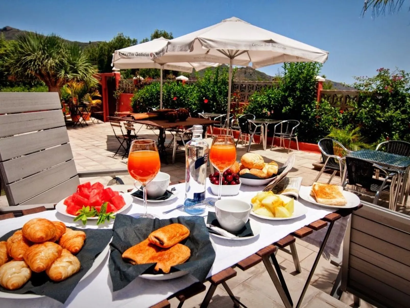 Finca mit Garten, Grill und Terrasse-Outside