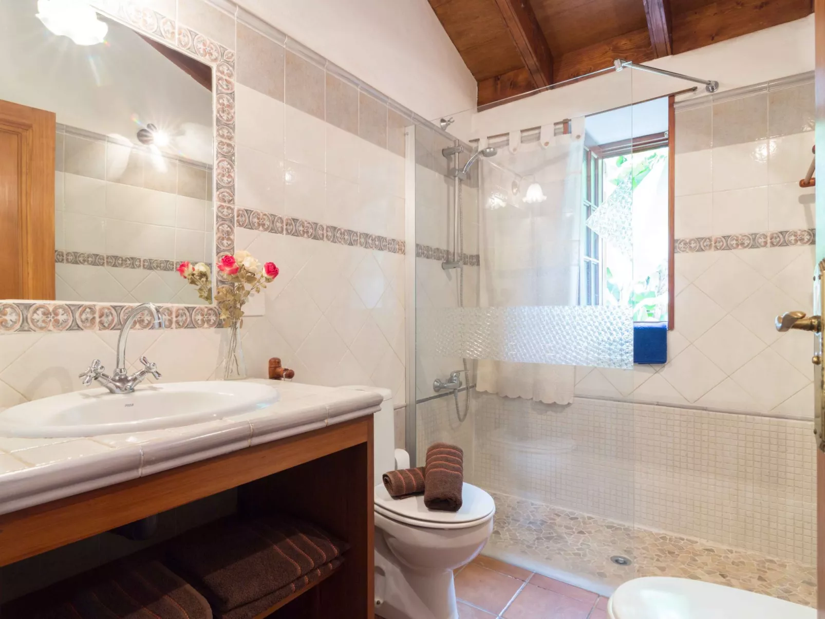 Finca Picacho "Ferienhäuser für große Gruppen"-Inside