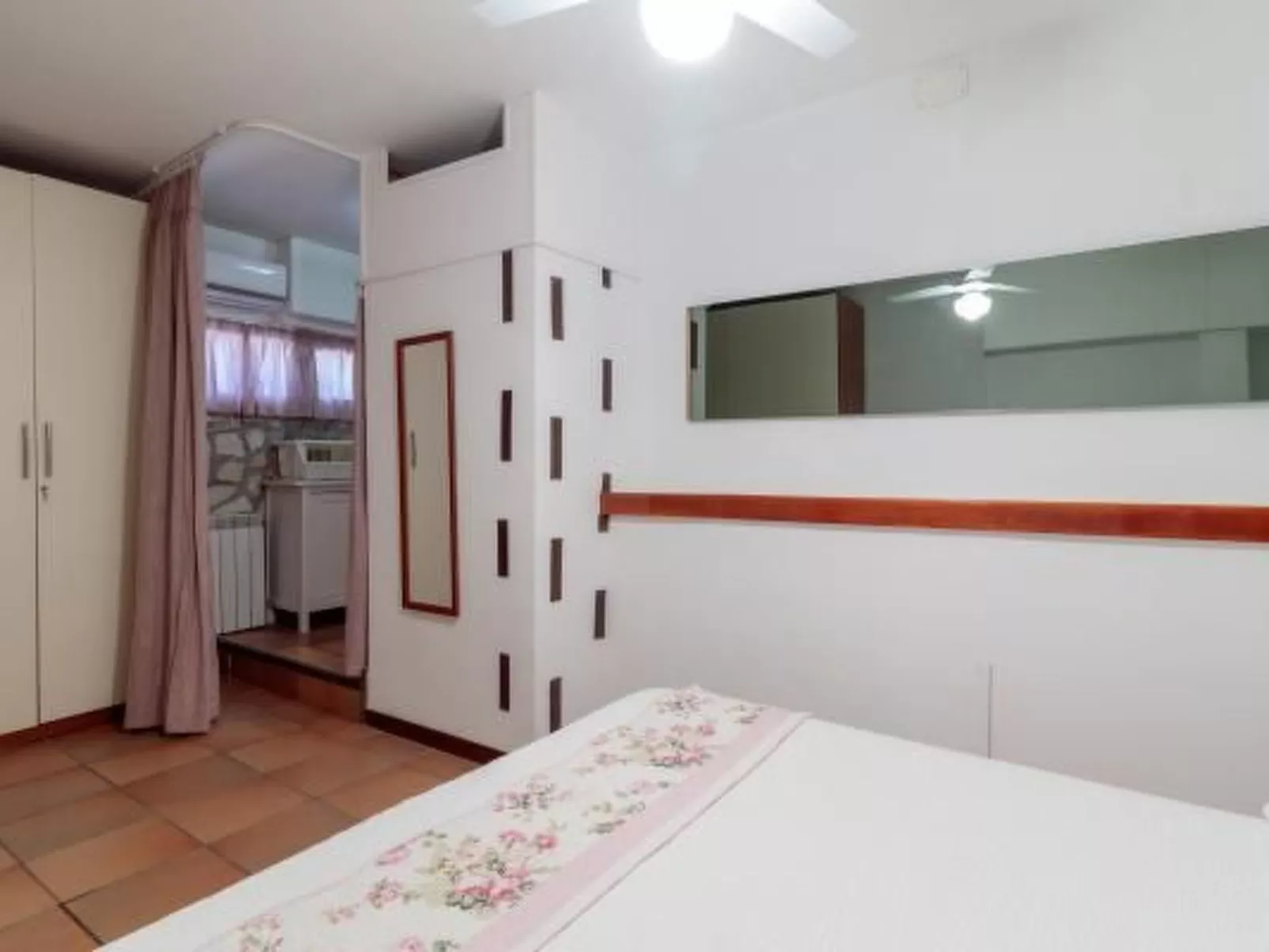 Zyklopenhaus. Erstaunliche Aussicht und privates Mini-Spa-Inside