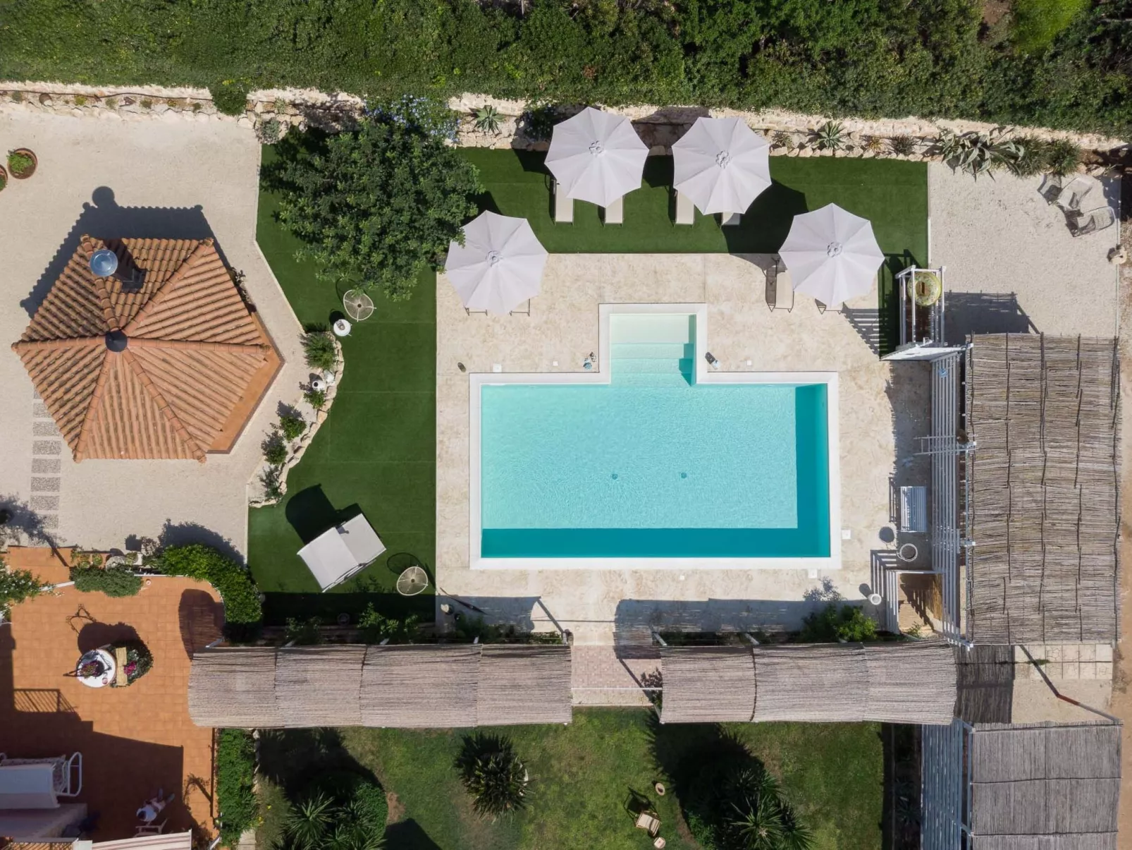 Angenehmes Haus mit privatem Pool-Dedans