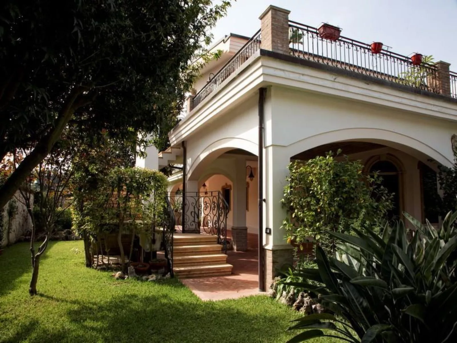 Villa mit privatem Pool in der Nähe der Strände von Palmi-Outside