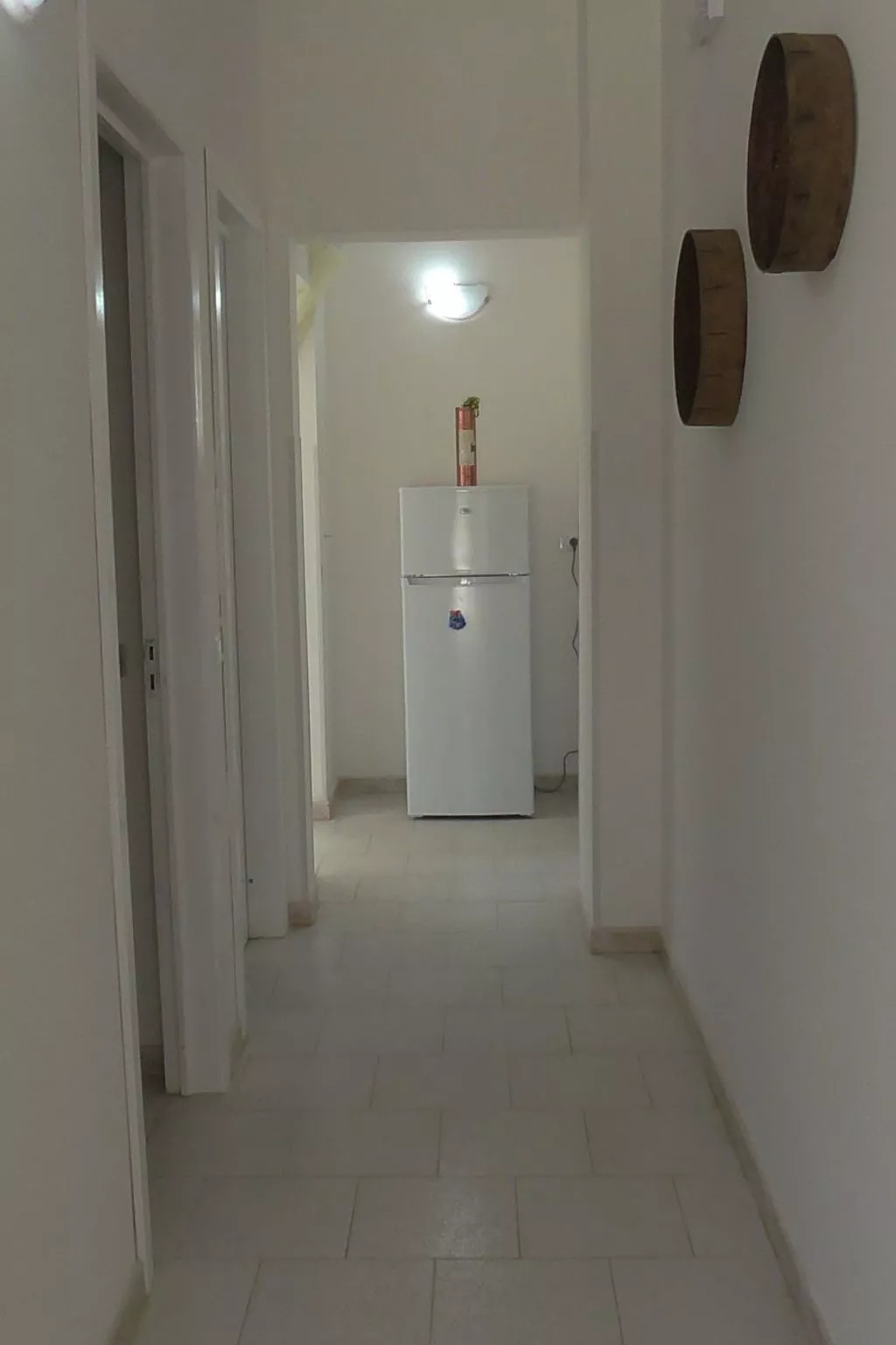 Kleine Villa mit geschlossenem Garten in Parabita-Drinnen