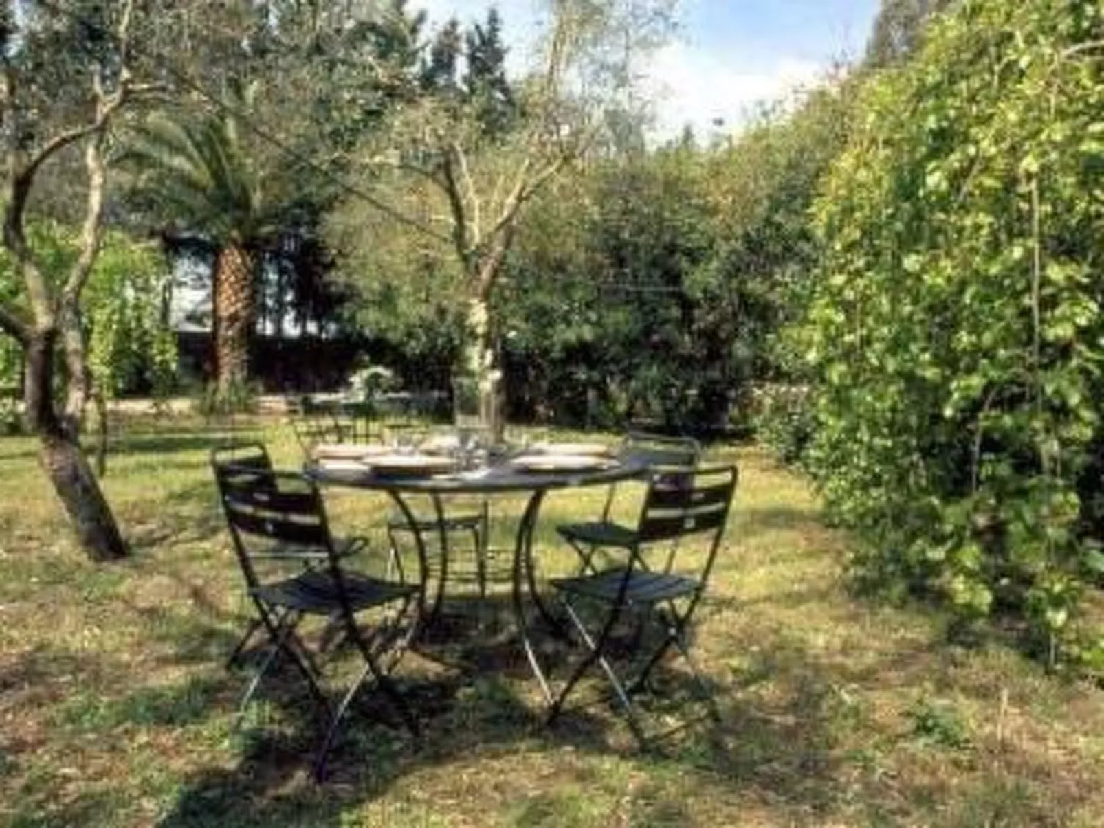 Mit Privatparkplatz-Inside