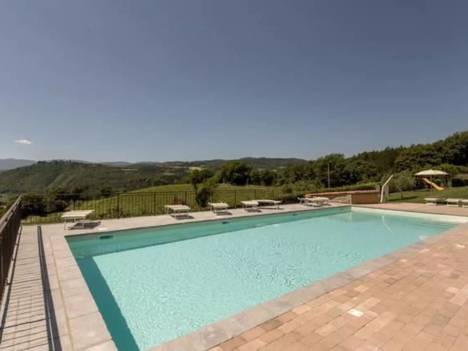 Magnolienhaus mit Pool zwischen Florenz und Arezzo-Inside