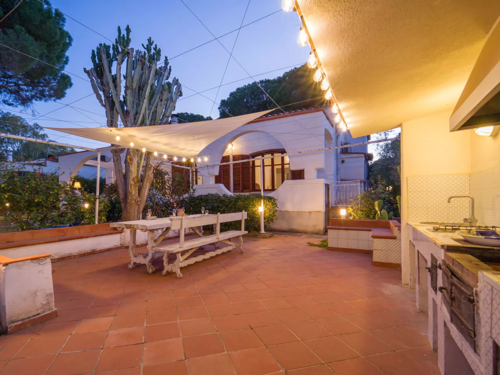 'Villa Mamma Longa-Draußen