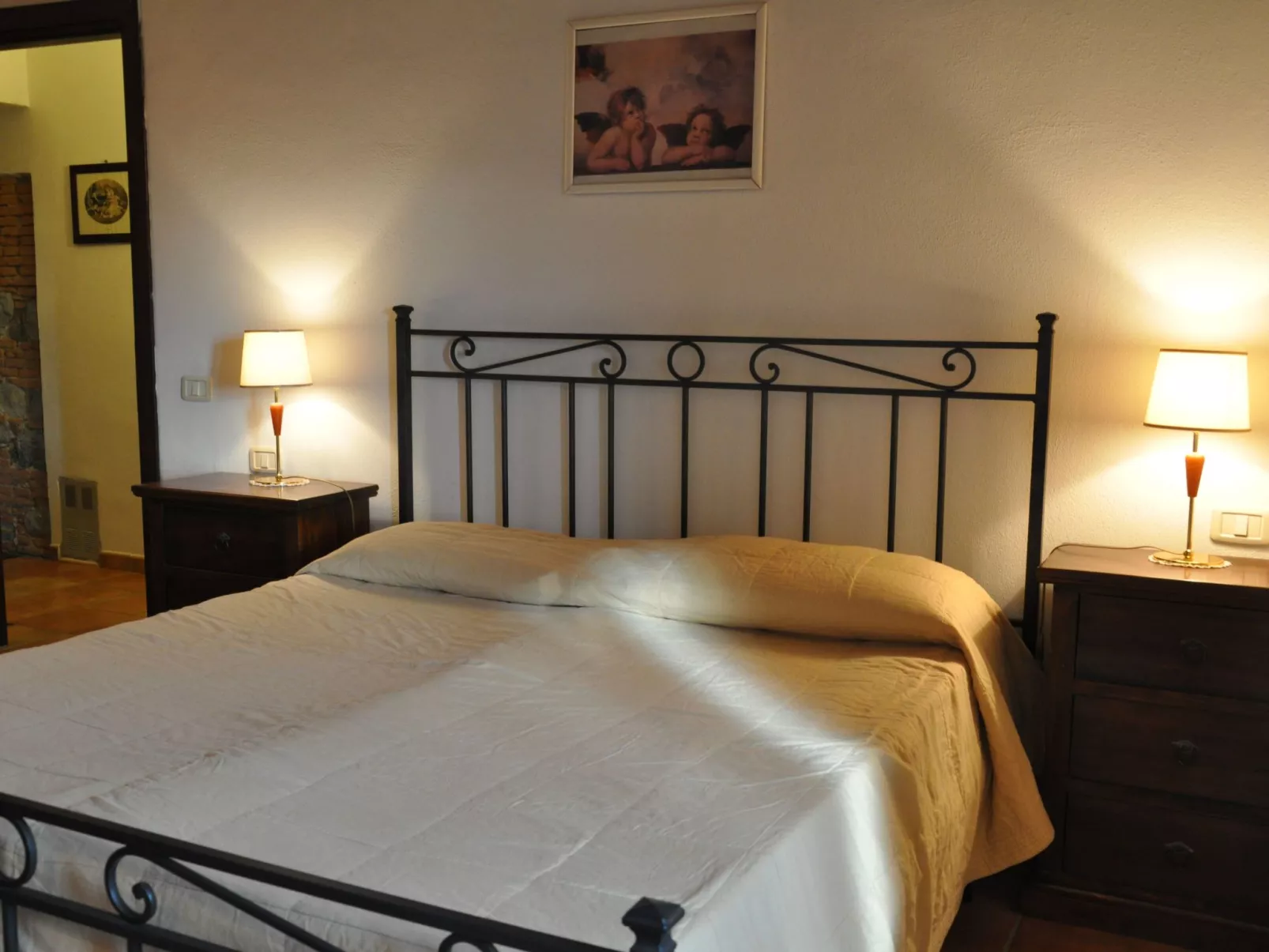 Bauernhof "Azzara-Inside