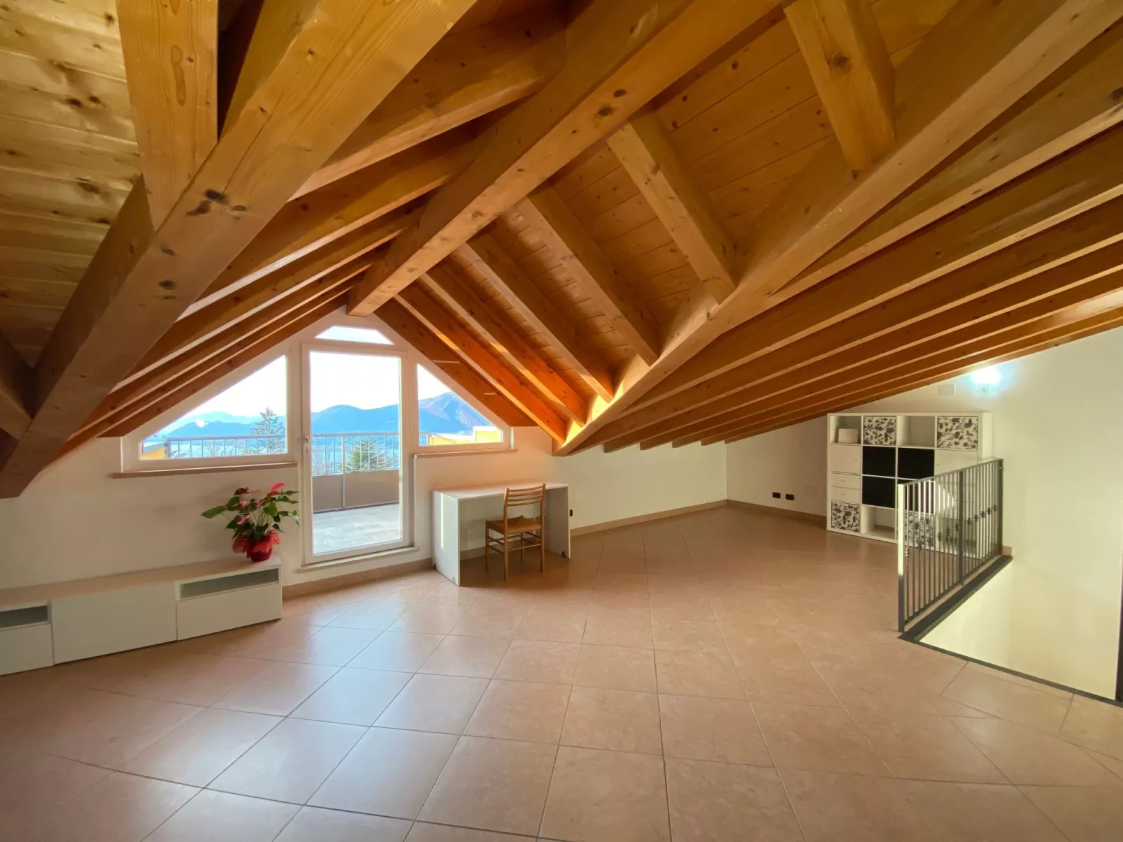 Ferienvilla mit Wasserblick-Inside