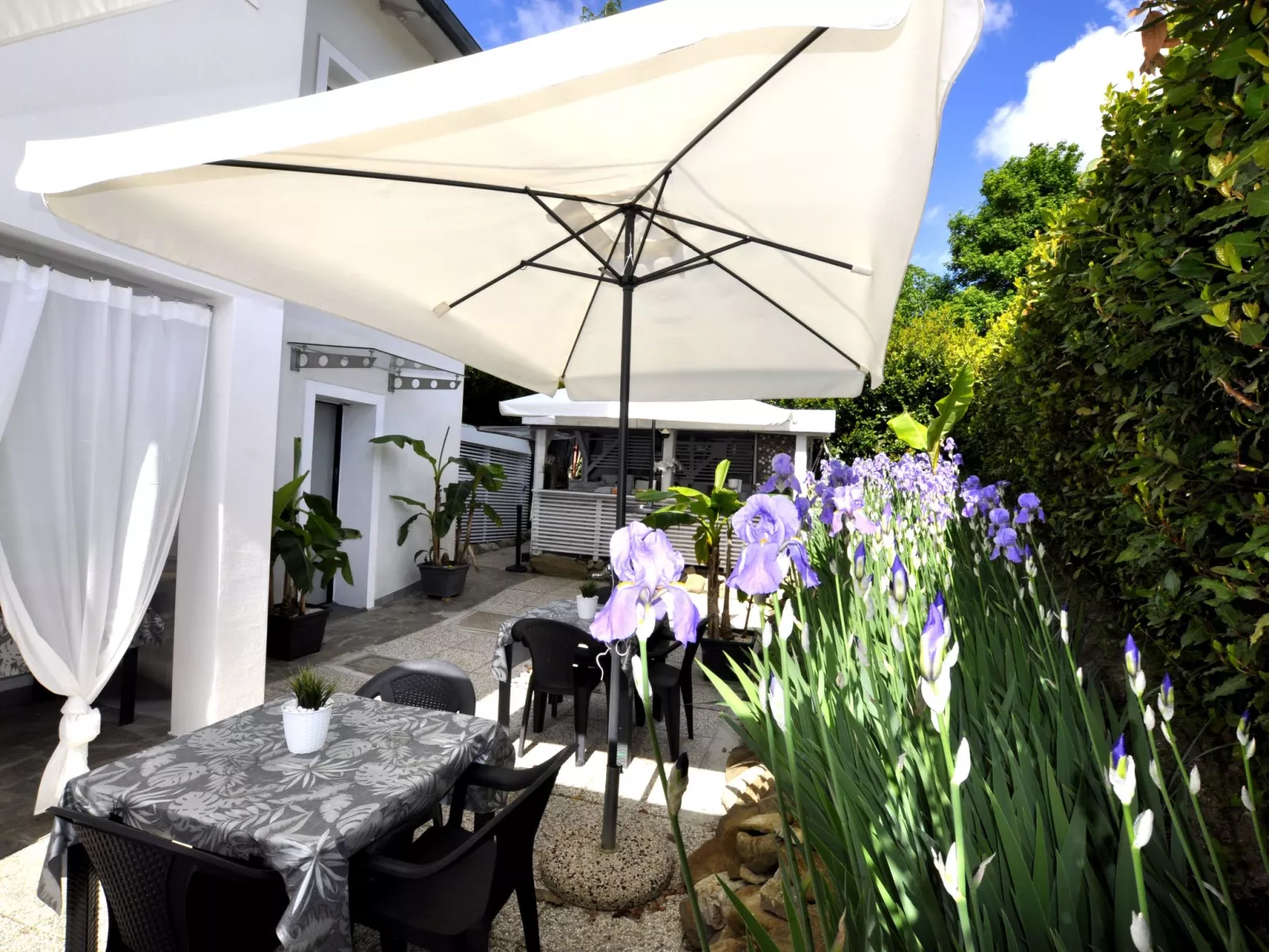 Gan Eden Nature House-Outside