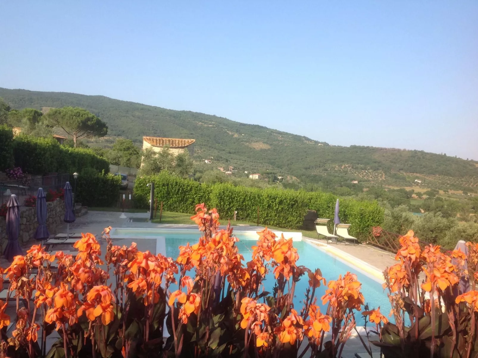 Wohnung in Sanguineto mit privatem Parkplatz-Outside