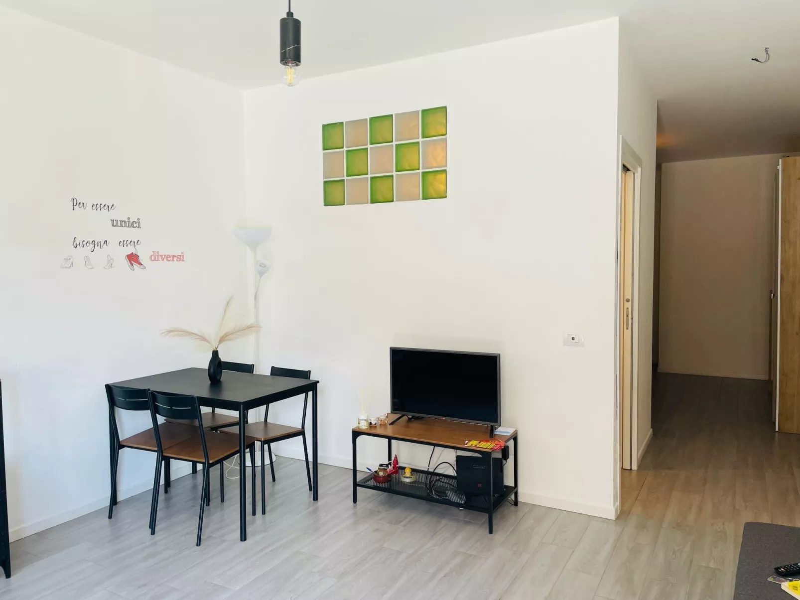 "Momy's Home Rom"-Drinnen