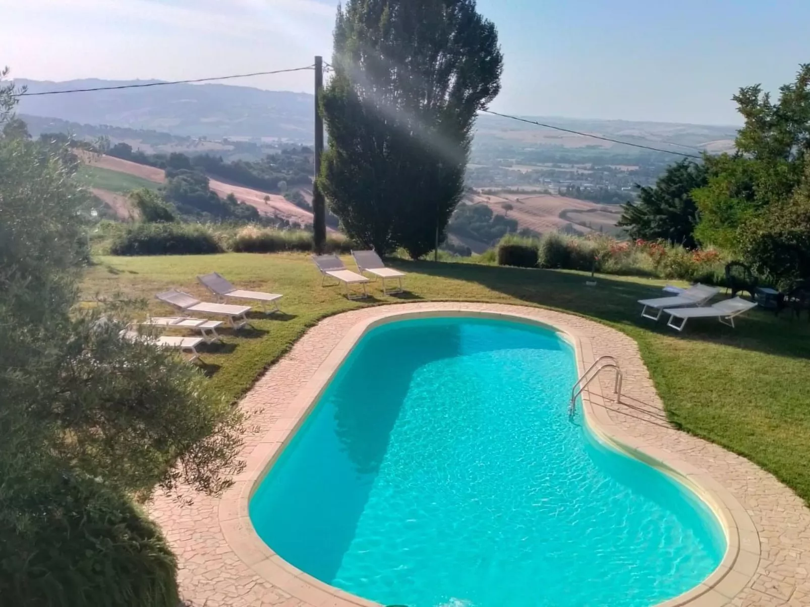 Charmante Lösung, Schwimmbad 10 Minuten vom Meer entfernt-Dehors