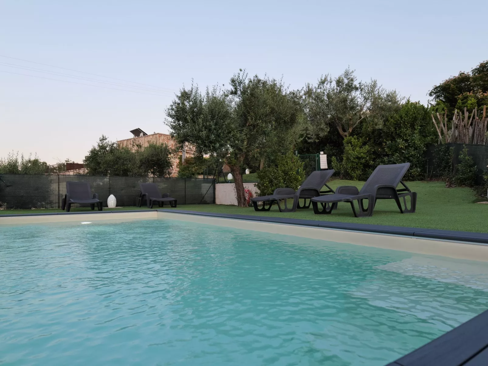 Neuer fabelhafter Trullo mit privatem Pool-Drinnen