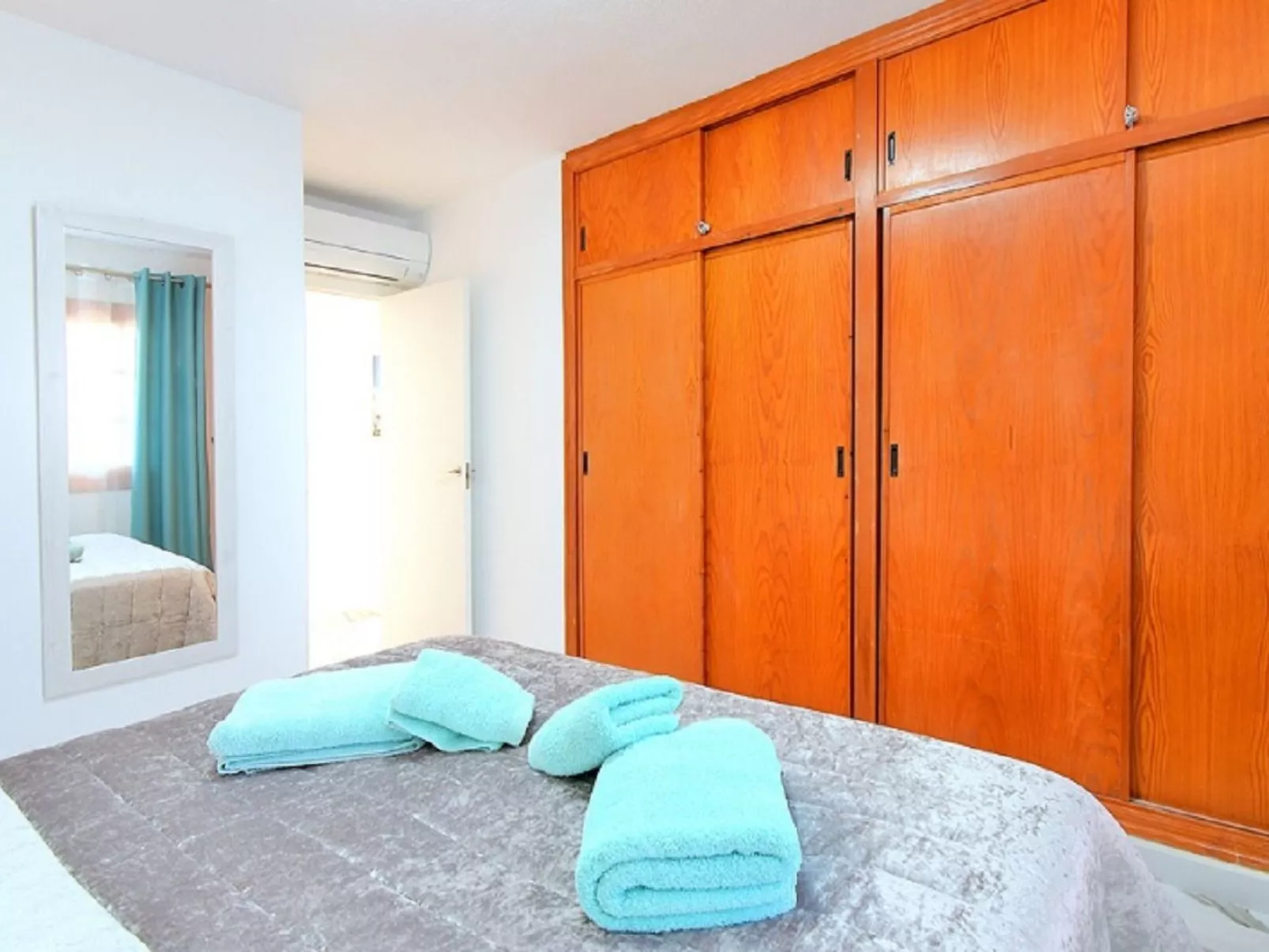 ADELFAS I - 12-Drinnen