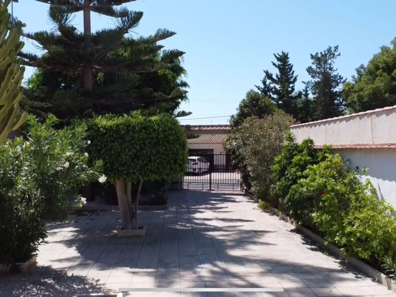 Villa Esmeralda-Inside