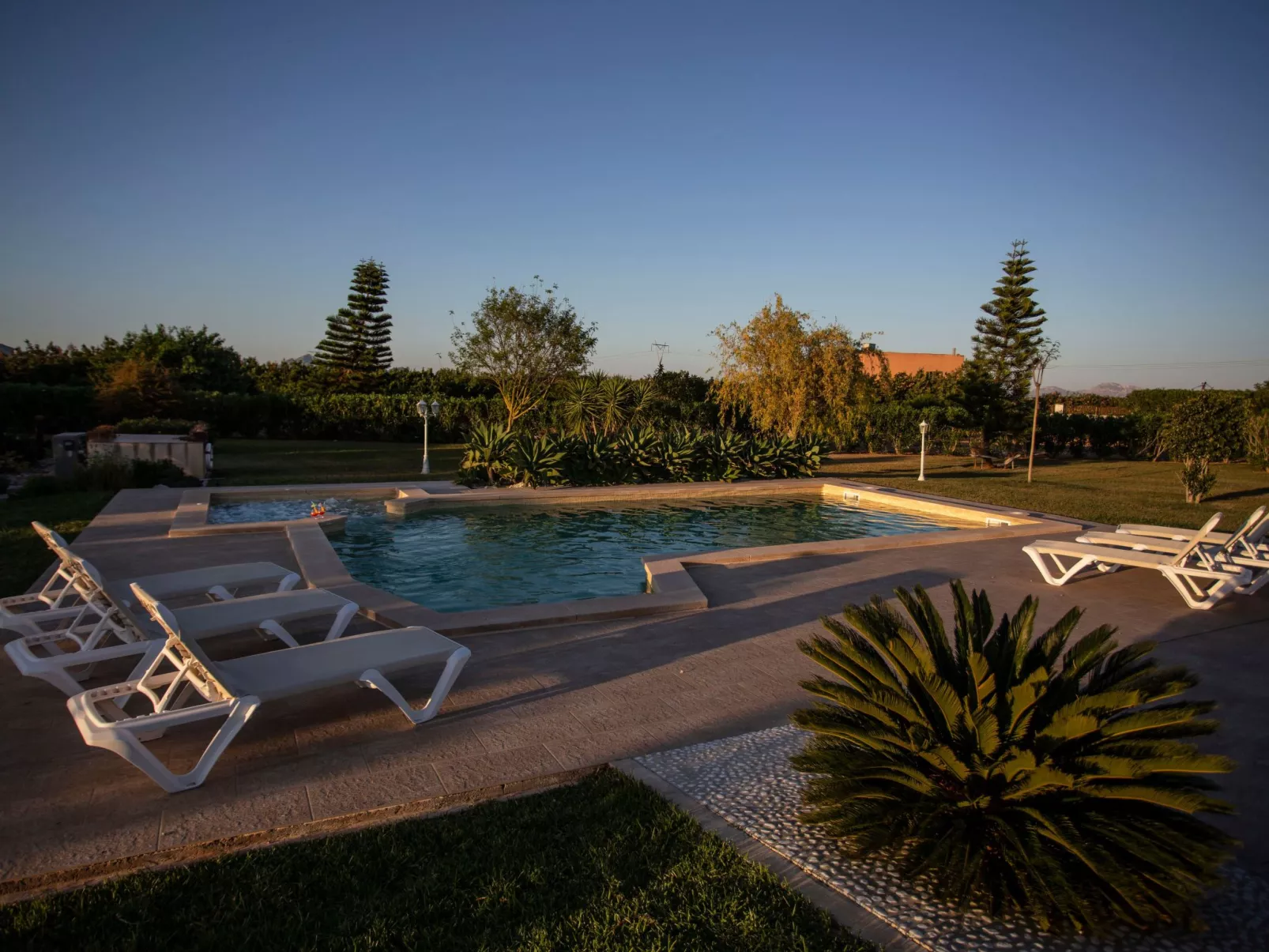 Can Vanrell, mit Schwimmbad, Jacuzzi und Rasenfläche.-Dedans