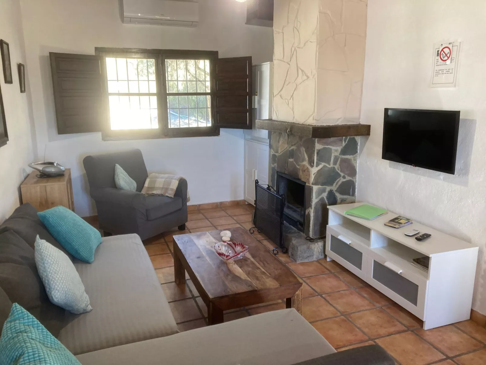 Wunderschön gelegenes Ferienhaus mit privatem Pool-Inside