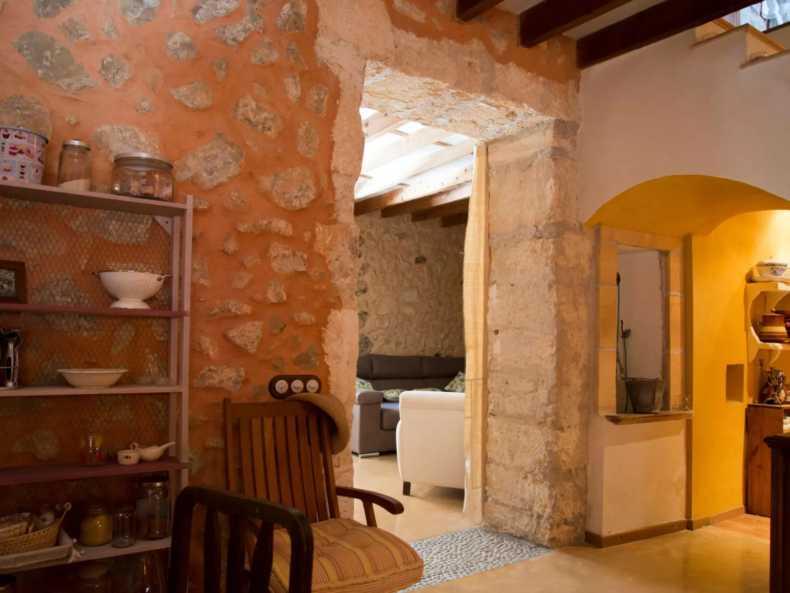 Jedes Ferienhaus mit Garten und Schwimmbad-Drinnen