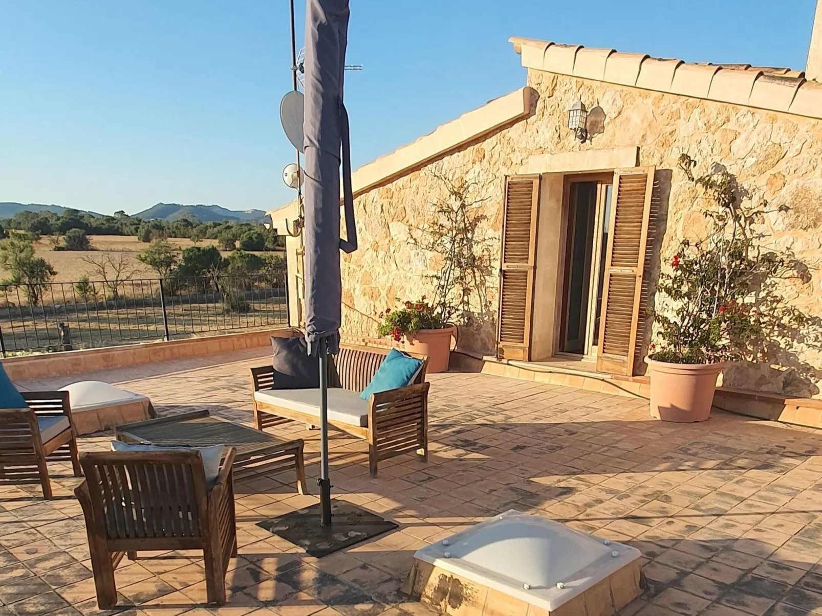 Sohn Fred, Campos-Dedans