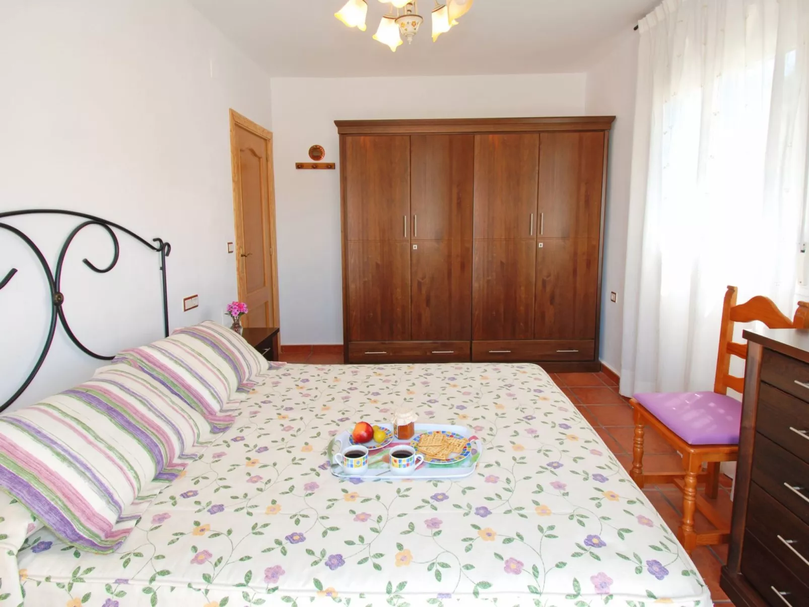 Schönes Landhaus mit Pool, Klimaanlage, Privatsphäre.-Inside