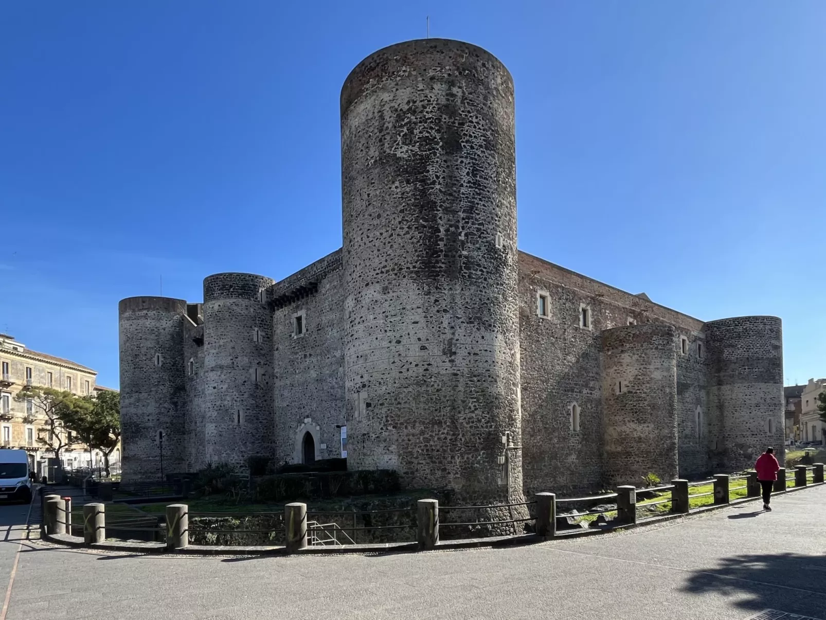 Gemütliche Wohnung in Borgo-Sanzio mit Privatparkplatz-Environnement
