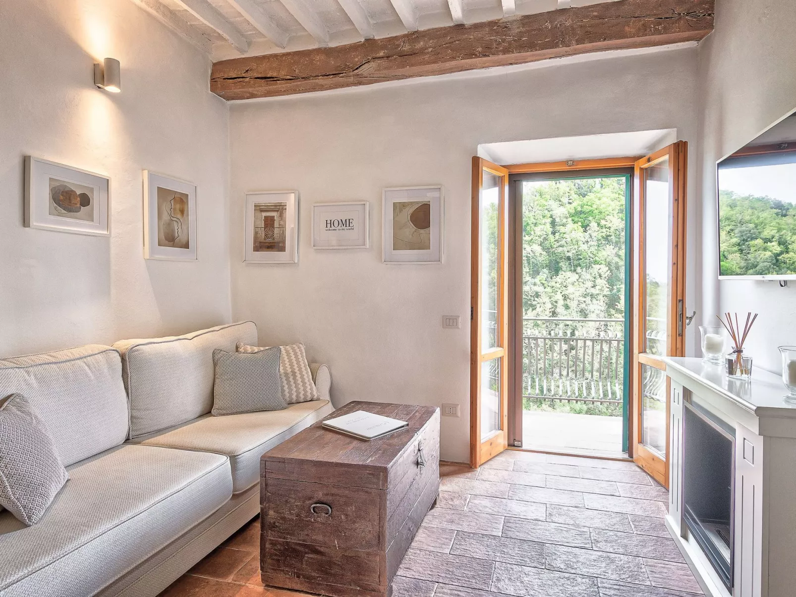 Charmante toskanische Wohnung mit Balkon und Blick.-Inside