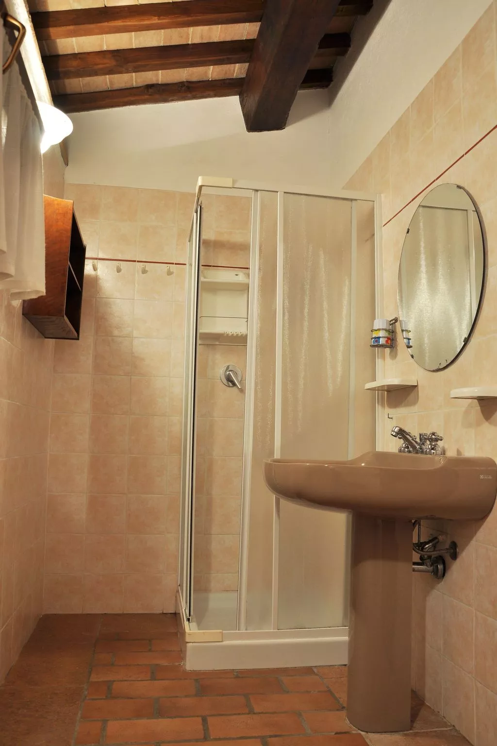 Pfirsichhaus mit Schwimmbad, Jacuzzi und privatem Garten-Drinnen